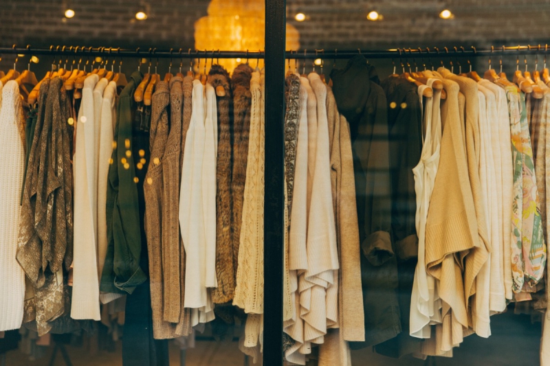vente-ST JEAN CAP FERRAT-min_clothe_fashion_store_shop_window_store_front-21277